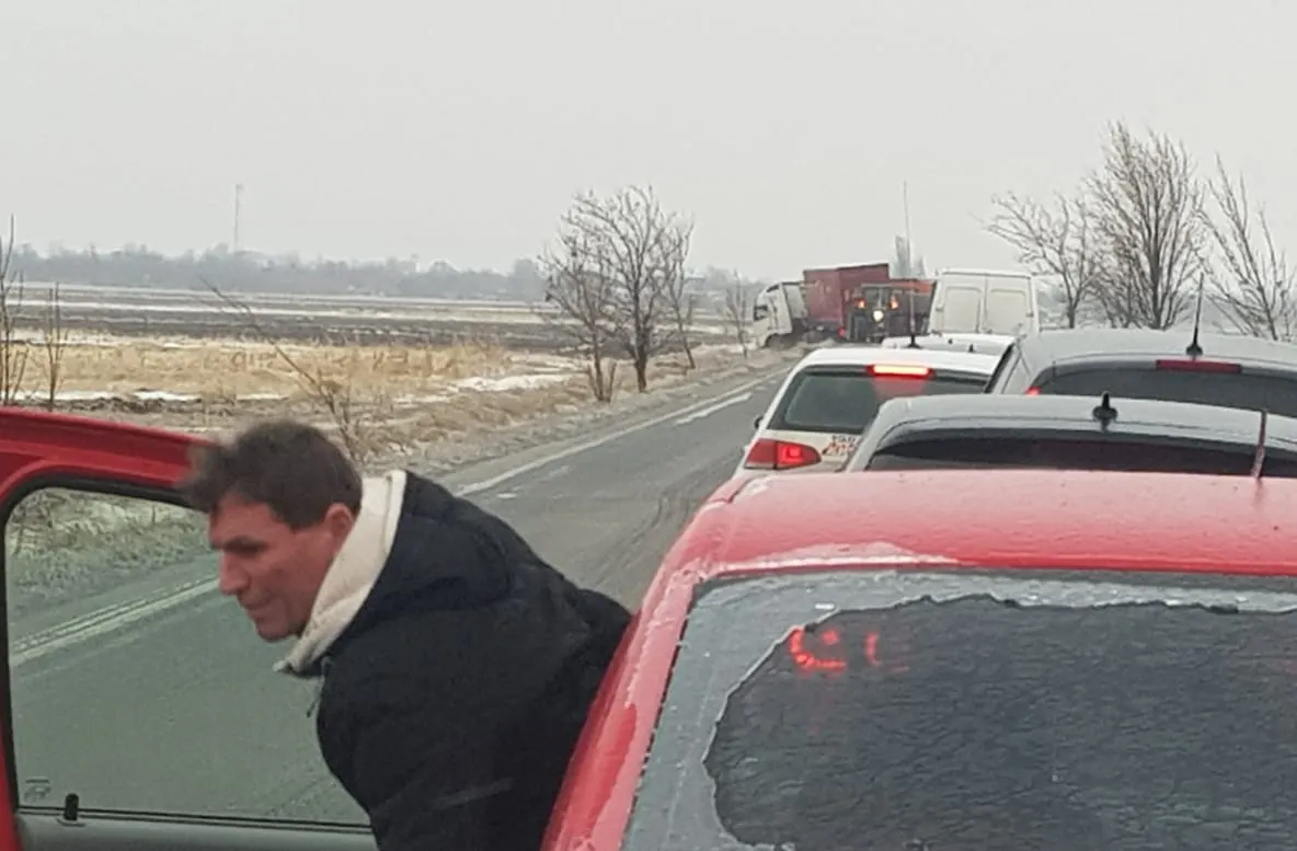 Cod portocaliu de polei. DN2B închis la ieșirea din județul Brăila