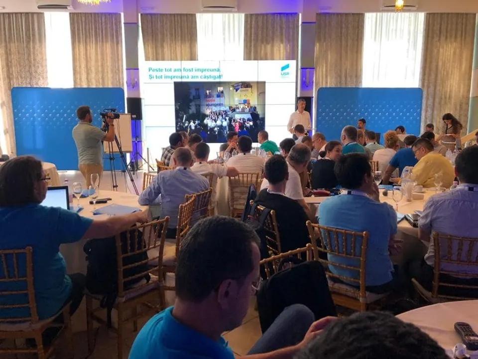 Comitetul politic al USR întrunit la Brăila a decis să propună Congresului ca președintele să fie ales de toţi membrii partidului