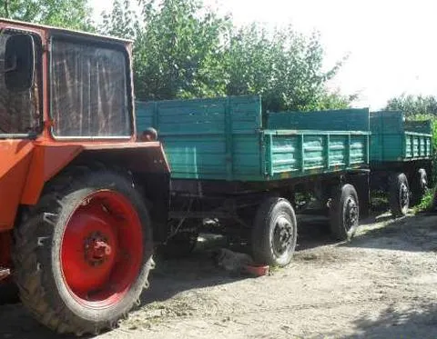 Minor de 10 ani la volanul unui tractor