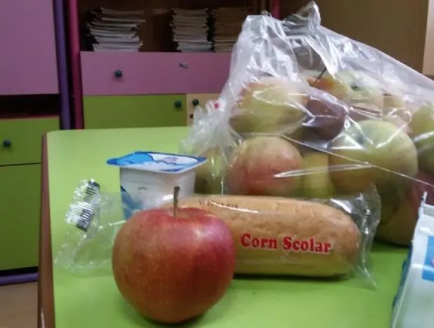 Start la distribuirea fructelor, legumelor și laptelui în școli: 18 milioane de euro pentru România