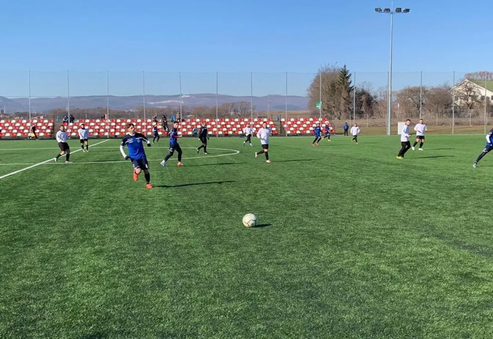 Amicale pentru Dacia Unirea Brăila și CS Făurei