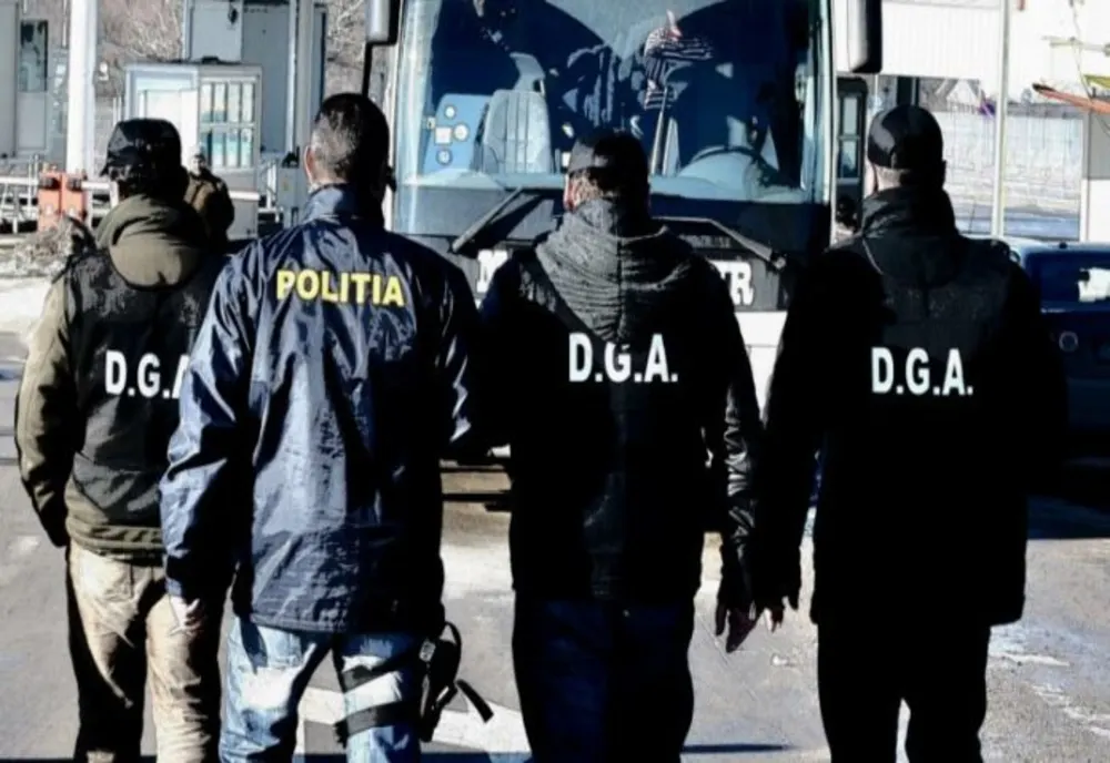 Reținere ofițer de poliție Permise Galați pentru luare de mită