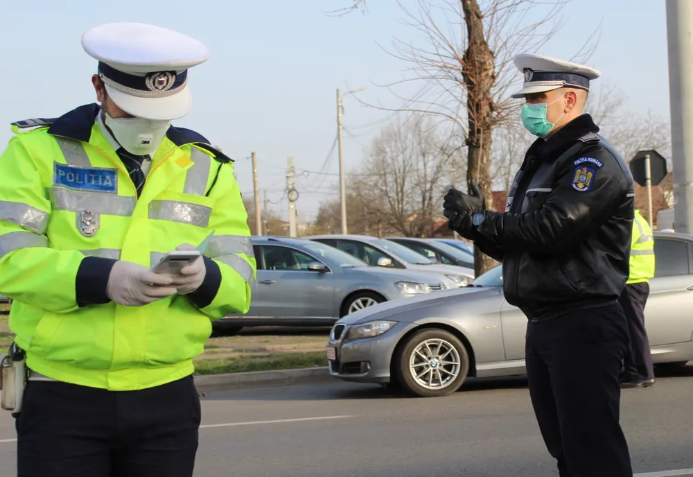 Se plimba pe stradă deși trebuia să fie izolat la domiciliu