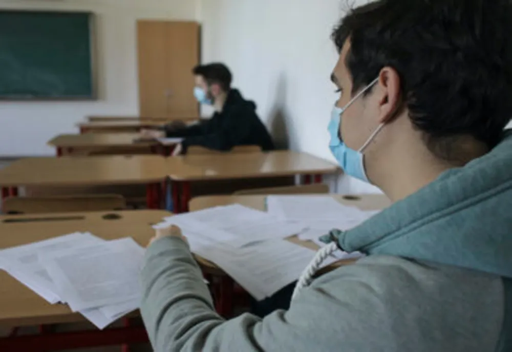 Emoții pentru 6 absolvenți de clasa a VIII-a din Brăila