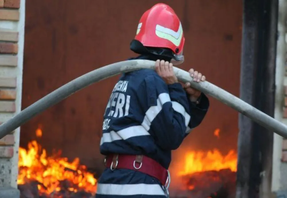 Atelier de tâmplărie distrus de incendiu
