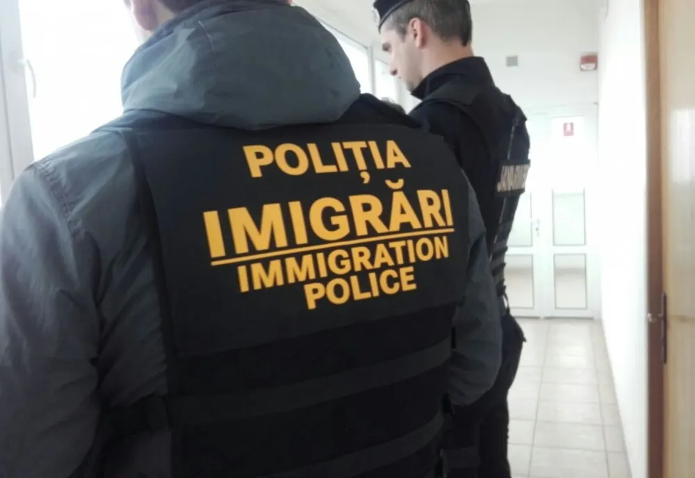 Polițiștii de imigrări au îndepărtat 22 de cetățeni străini, sub escortă, de pe teritoriul României
