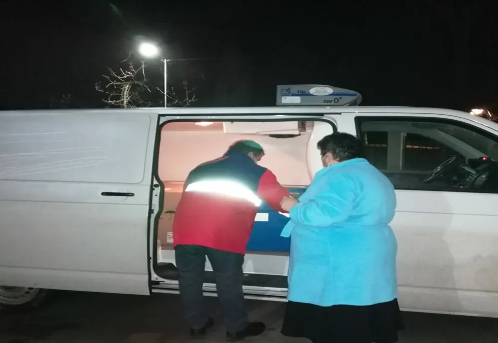 În această dimineață au sosit la Brăila primele 975 doze de vaccin  împotriva SARS-CoV-2 