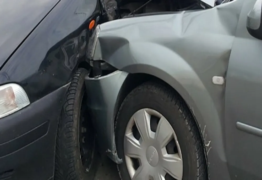 Accident cu 3 mașini implicate la ieșirea din localitatea Albina
