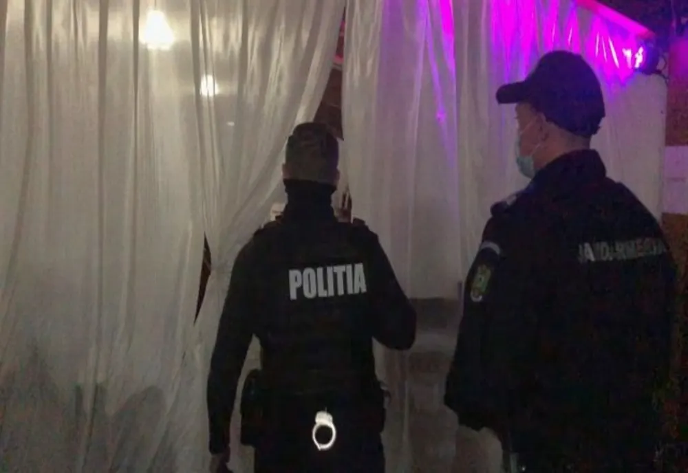 Petrecere cu 38 de persoane organizată într-un restaurant din Brăila