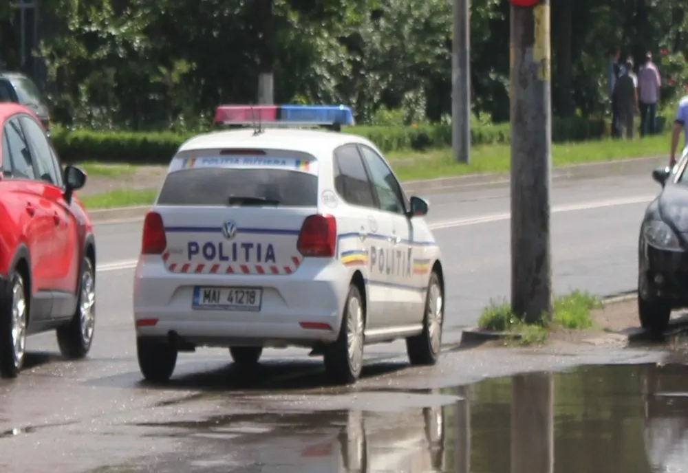 O tamponare în lanț a dus la accidentarea unei femei care traversa pe trecerea de pietoni