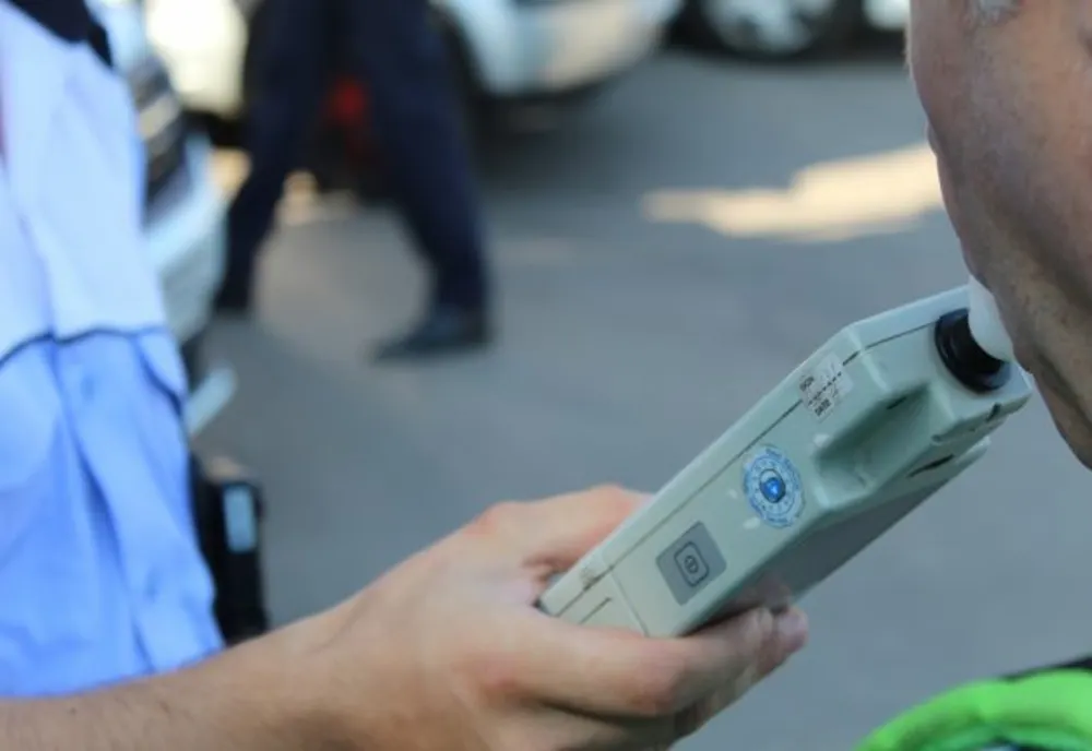 Era atât de beat încât nu putea sufla în drugtest