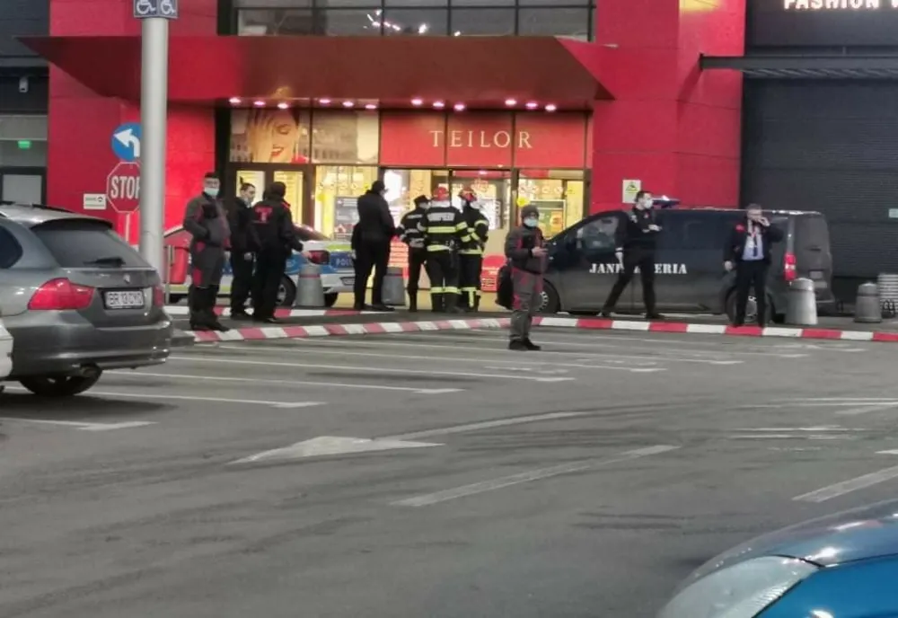 Video: Amenințare cu bombă la un centru comercial din Brăila