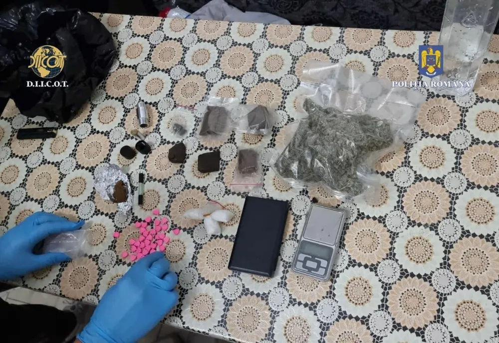 Percheziții la Brăila, la persoane bănuite de trafic de droguri