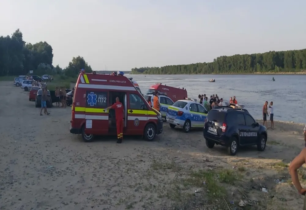Persoană posibil înecată în Dunăre căutată cu scafandri