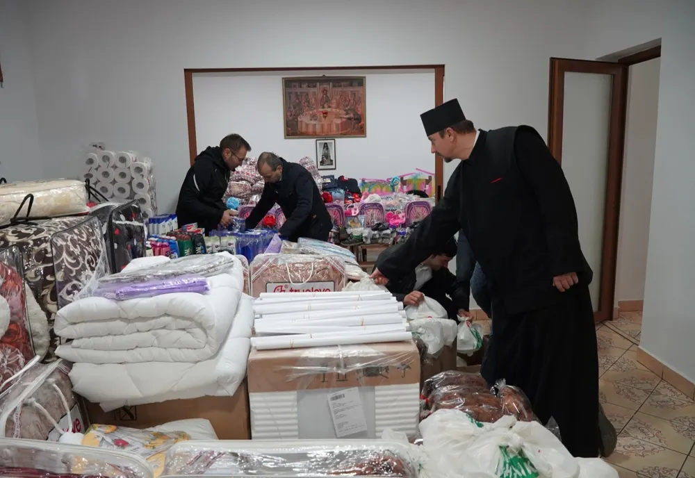 Ajutoare pentru tinerii orfani şi copiii nevoiaşi prin Centrul social „Sfântul Vasile cel Mare” din Brăila