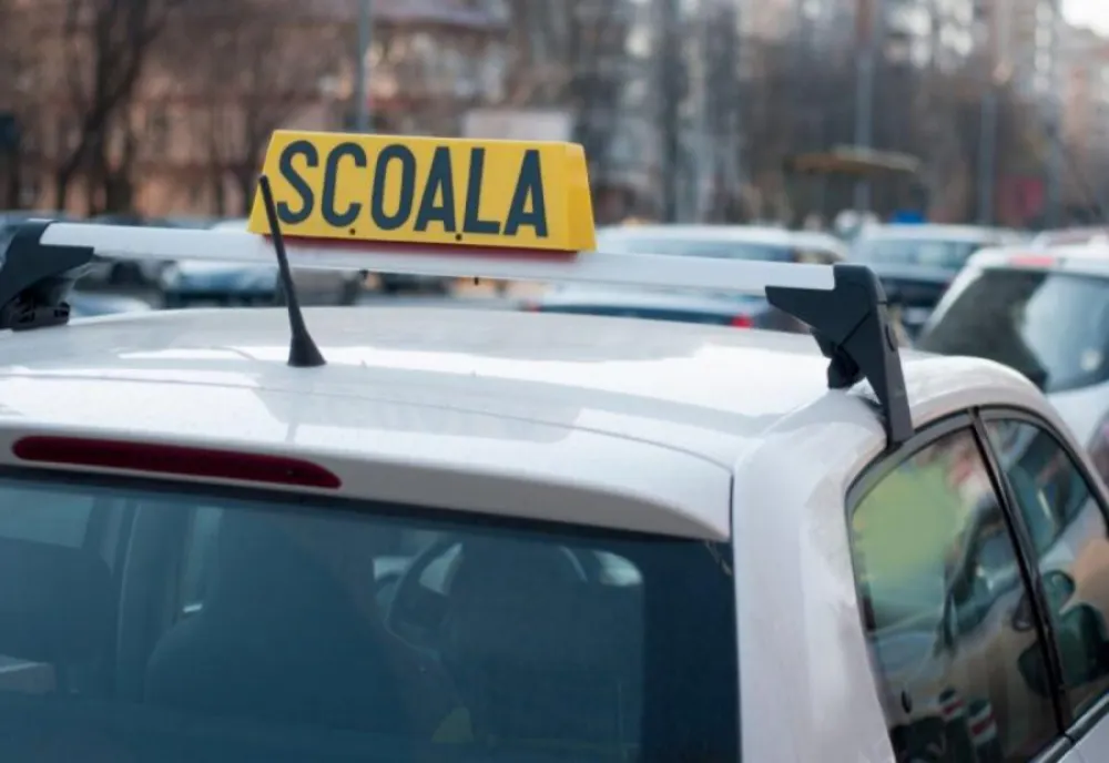 Instructor auto denunțat la D.G.A. – S.J.A. Brăila că a cerut mită pentru a facilita unei persoane promovarea probei practice în vederea obținerii permisului de conducere
