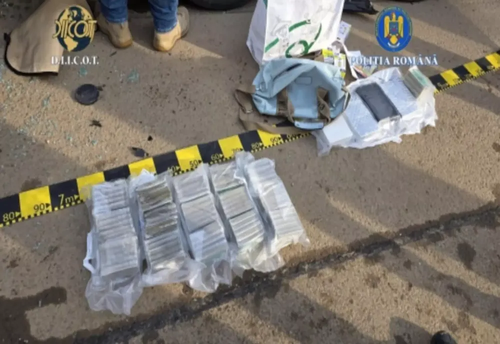 Traficanții de droguri din București nu mai au frică de nimeni. Momentul în care lovesc mașina agenților antidrog și rănesc 2 polițiști - VIDEO