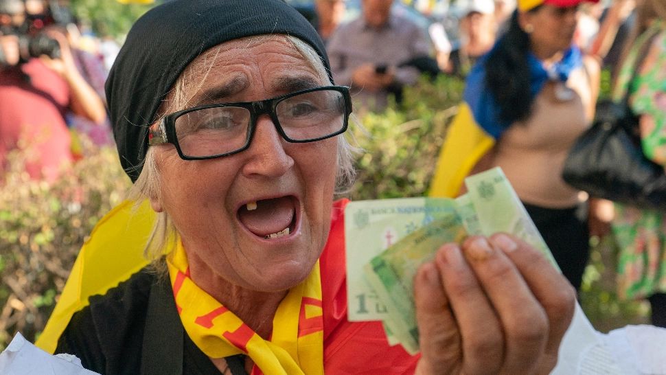 Recalcularea pensiilor, pe minus. Peste un milion de bătrâni au pensii mai mici de 1.400 de lei