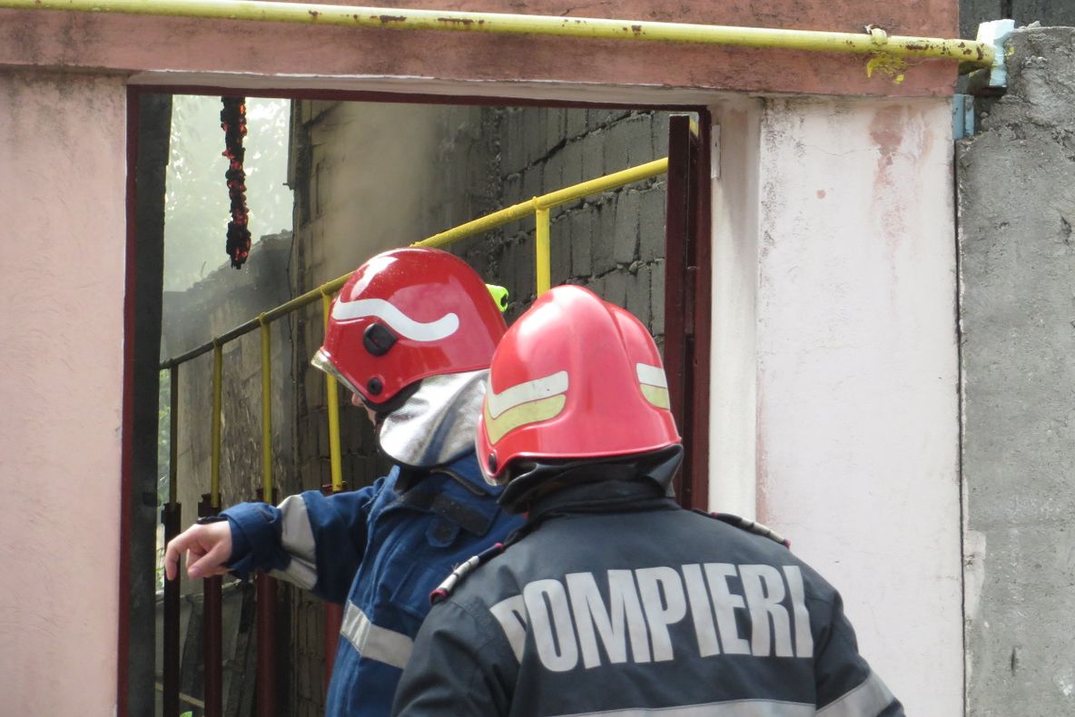 Pompierii brăileni au fost solicitați la stingerea a 190 de incendii în primele 8 luni din 2018