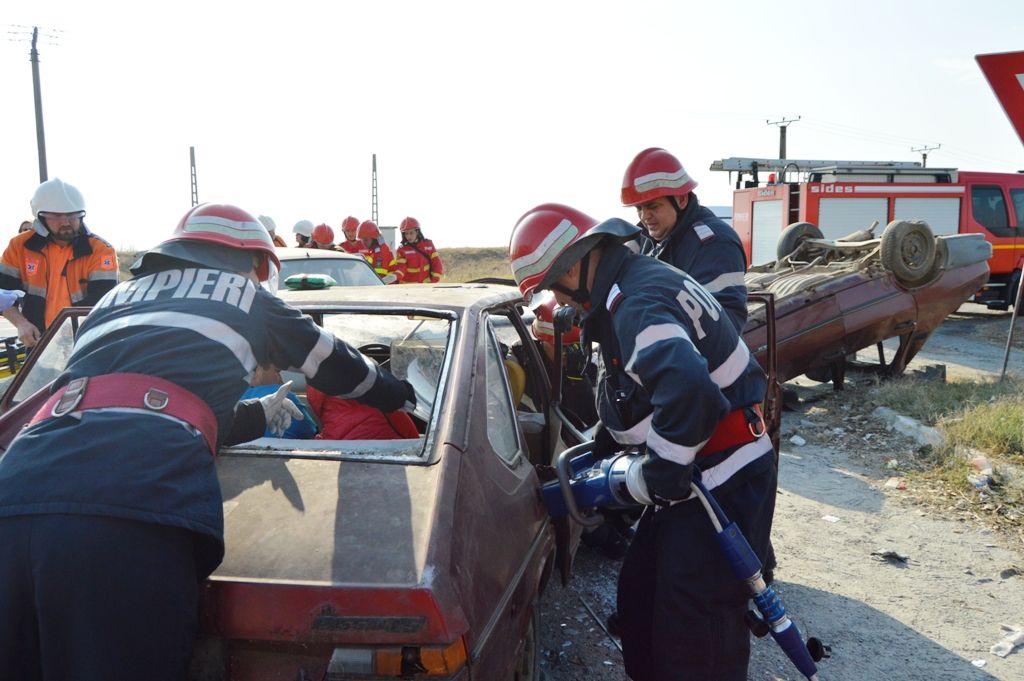 Accident grav, simulat pe DE 584