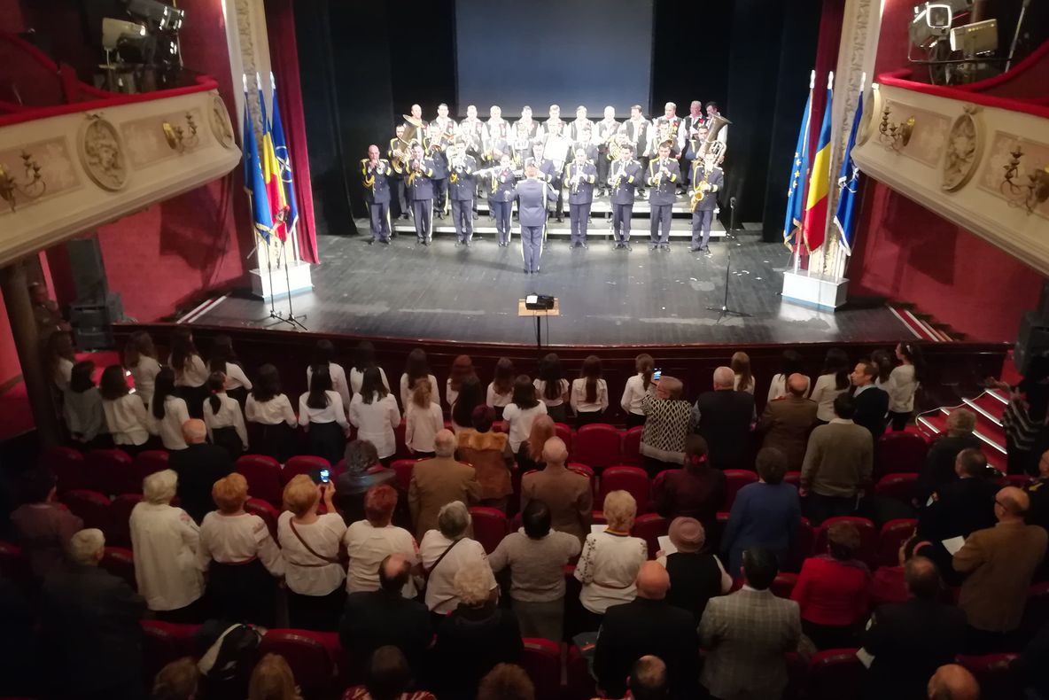 Spectacol caritabil destinat colectării de fonduri pentru veteranii de război