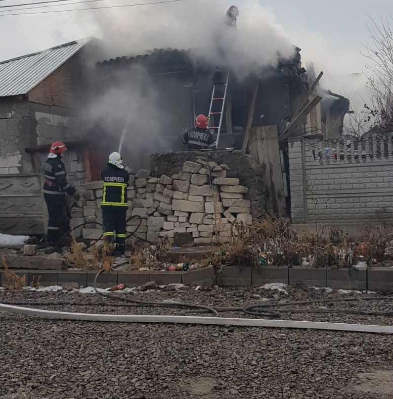 Incendiu pornit de la un cazan de țuică nesupravegheat