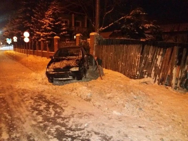 Și-a părăsit prietenul, la locul accidentului! Șoferul consumase alcool și s-a speriat când a realizat ce a făcut!
