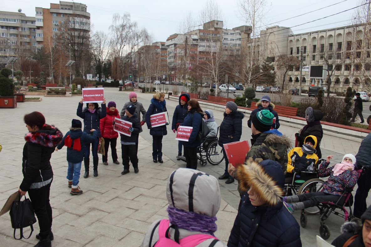 Protest la Brăila pentru drepturile persoanelor cu dizabilități