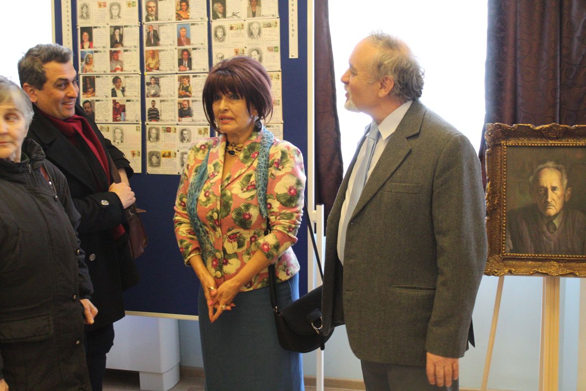 Mai mult decât portrete, expoziție de pictură, sculptură și ex-libris