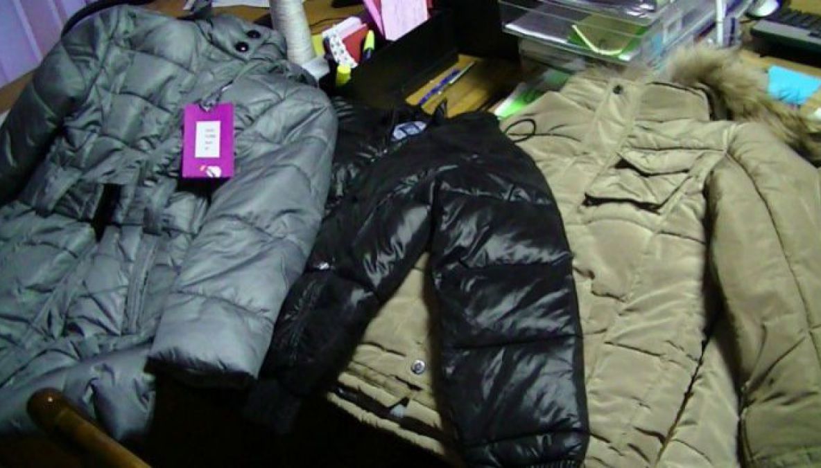 Hainele ”de firmă”, contrafăcute și comercializate, atrag dosare penale!