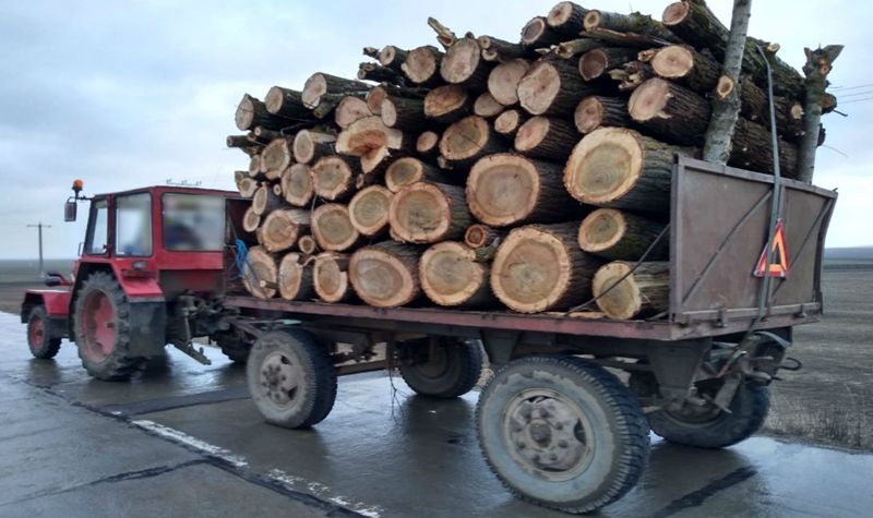 Tractor cu remorcă neînmatriculată, depistat în trafic de polițiștii de frontieră brăileni