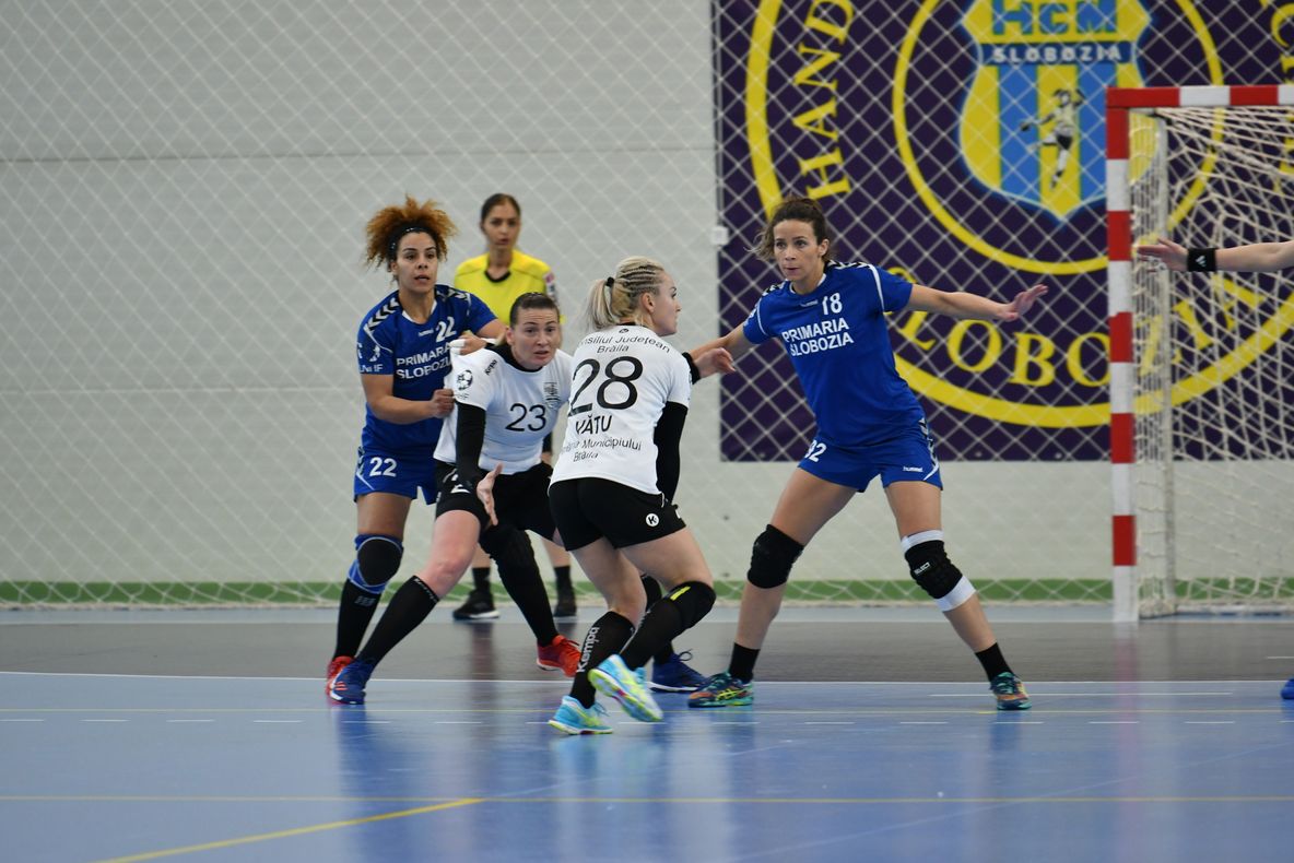 Jucătoarele de la HC Dunărea au intrat în ședință după înfrângerea rușinoasă!