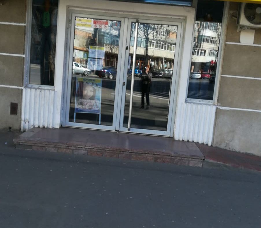 Furt la un magazin second-hand din Brăila