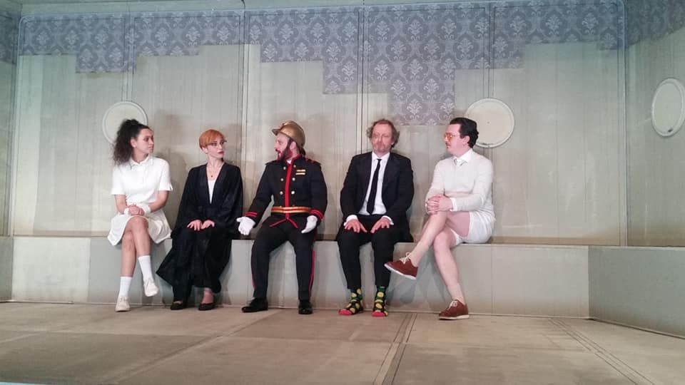 Teatrul Maria Filotti din Brăila participă cu spectacolul ”Cântăreața Cheală” la festCO