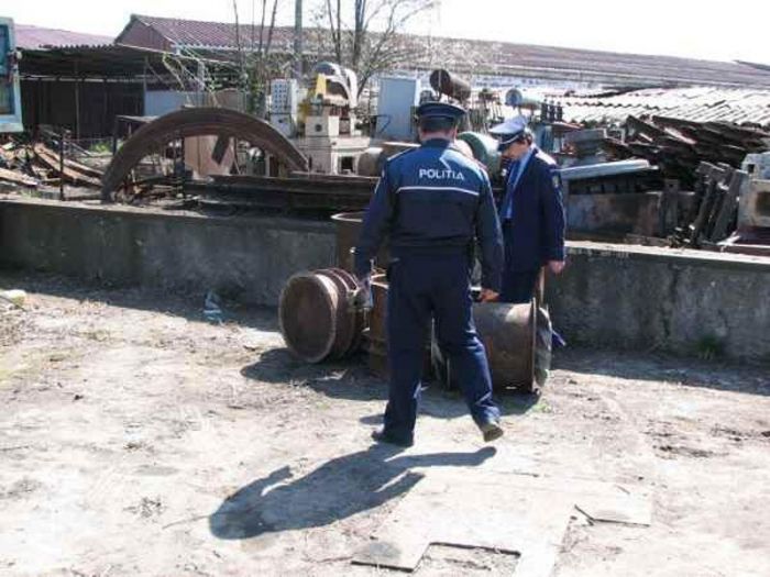 Trei bărbați din Ialomița au făcut scandal după ce poliția le-a confiscat fierul vechi
