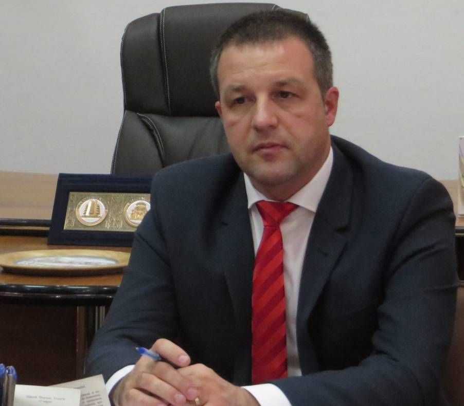 Primarul, hotărât: ”Nu mai dăm autorizații, până nu termină lucrările începute!”