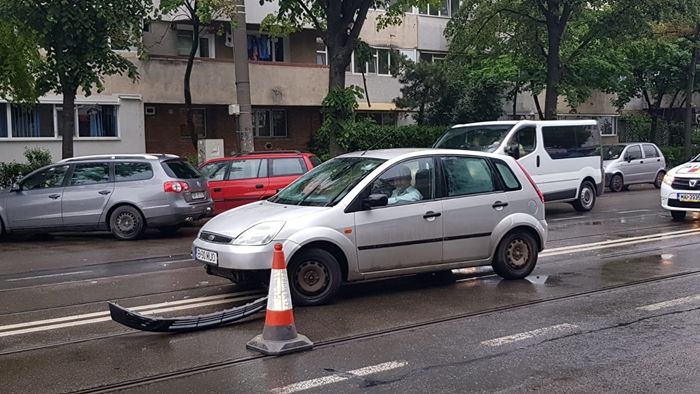 Un tânăr brăilean a ajuns în spital după ce a traversat strada fără să se asigure!