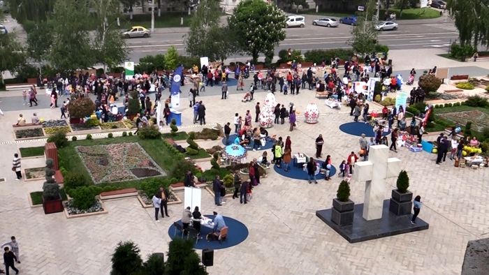 VIDEO: Târgul caritabil ”Nepoți pentru Bunici”, un real succes!