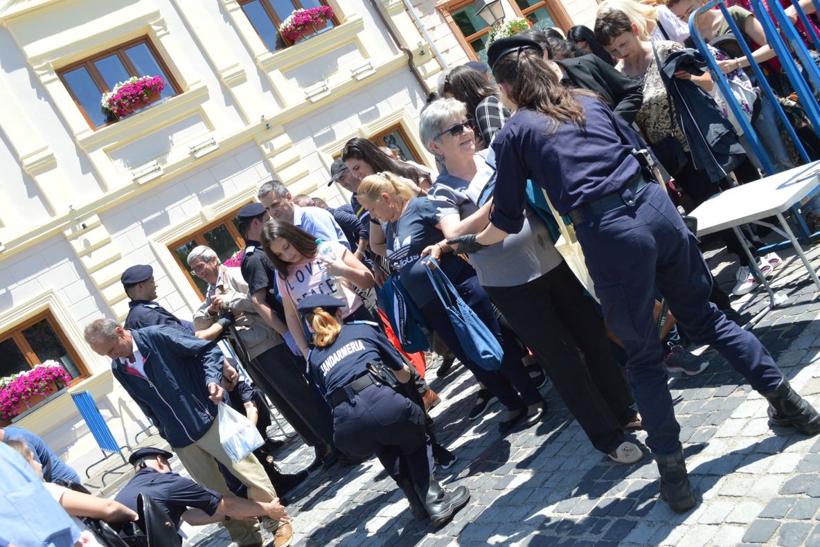 Violența domestică, tema abordată de polițiști în ultima zi a Săptămânii Prevenirii Criminalității