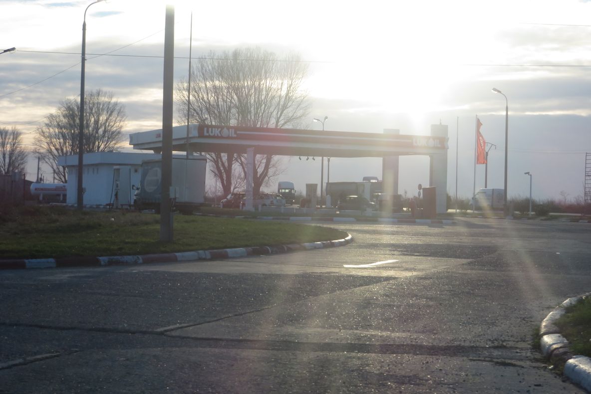 A fugit de polițiști și a abandonat vehiculul pe Șoseaua de Centura