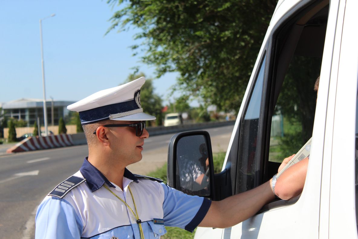 Polițiștii brăileni au aplicat 281 sancțiuni contravenționale și au reținut 4 permise de conducere