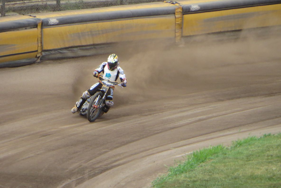 Adrian Gheorghe conduce detașat după primele două etape ale campionatului de dirt track desfășurate la Brăila