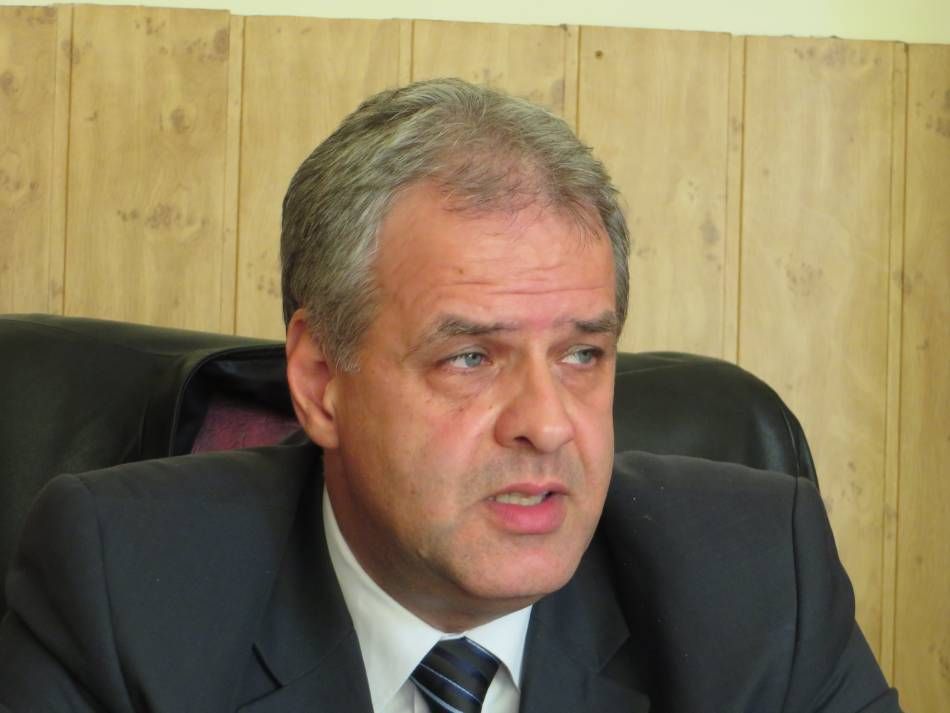 Acuzații grave în CJ! Botea: ”Am găsit șobolanul cât copilul, în școală!”