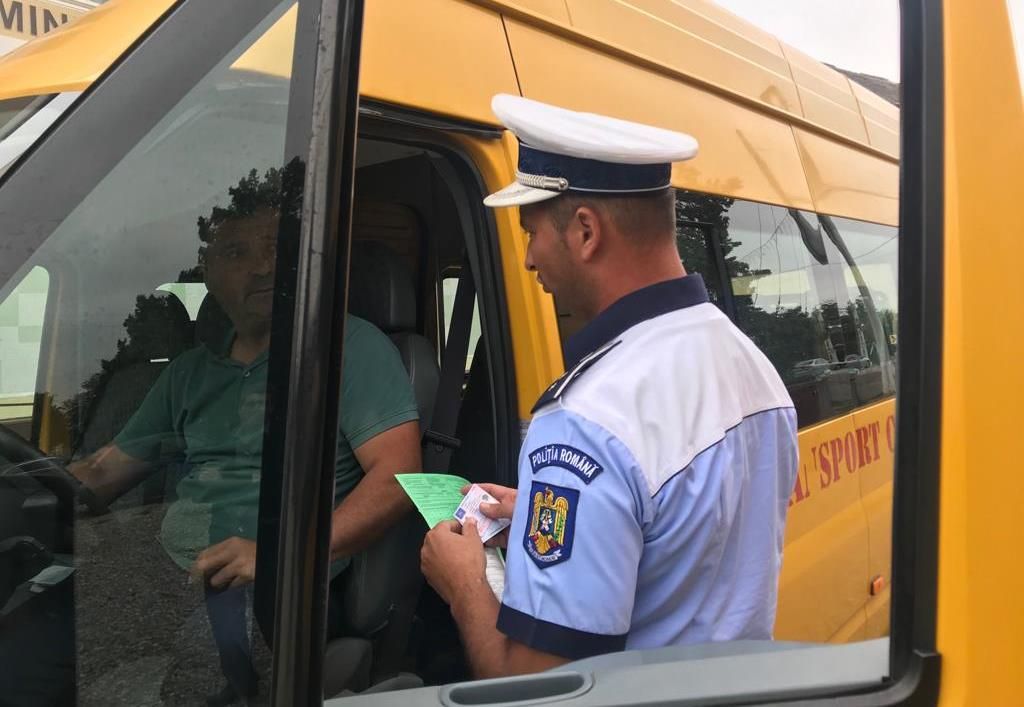 Elevii și studenții, opriți de polițiști, în gară!