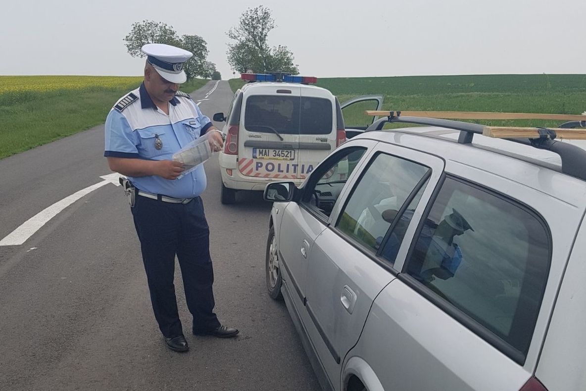 Cu permisul suspendat, surprins de radar cu 118 km/h pe DN 23