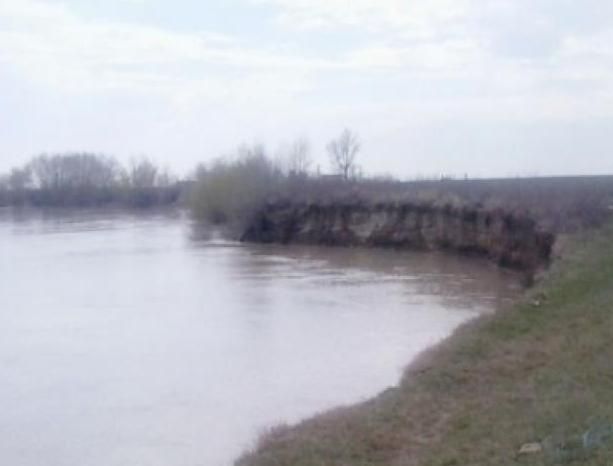 Lucrări de consolidare mal drept râu Siret în zona Corbu Vechi