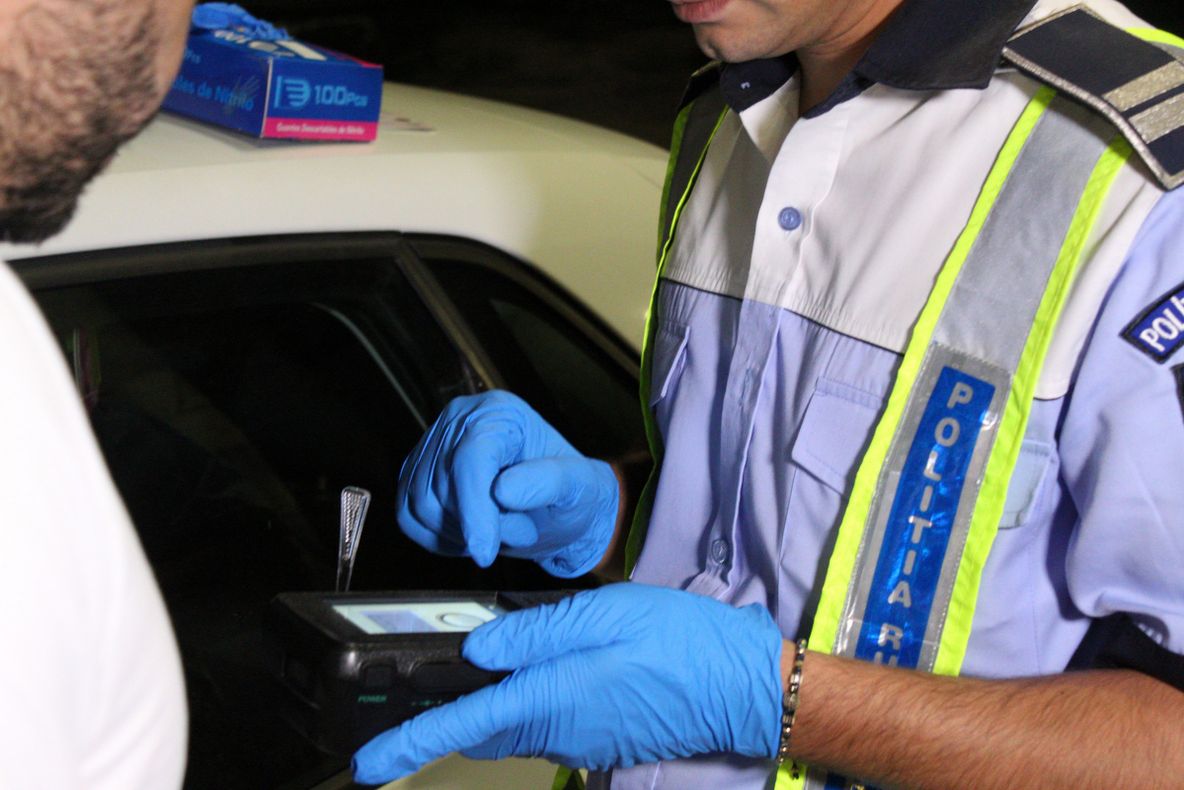 Depistat la volan sub influența a 3 substanțe interzise