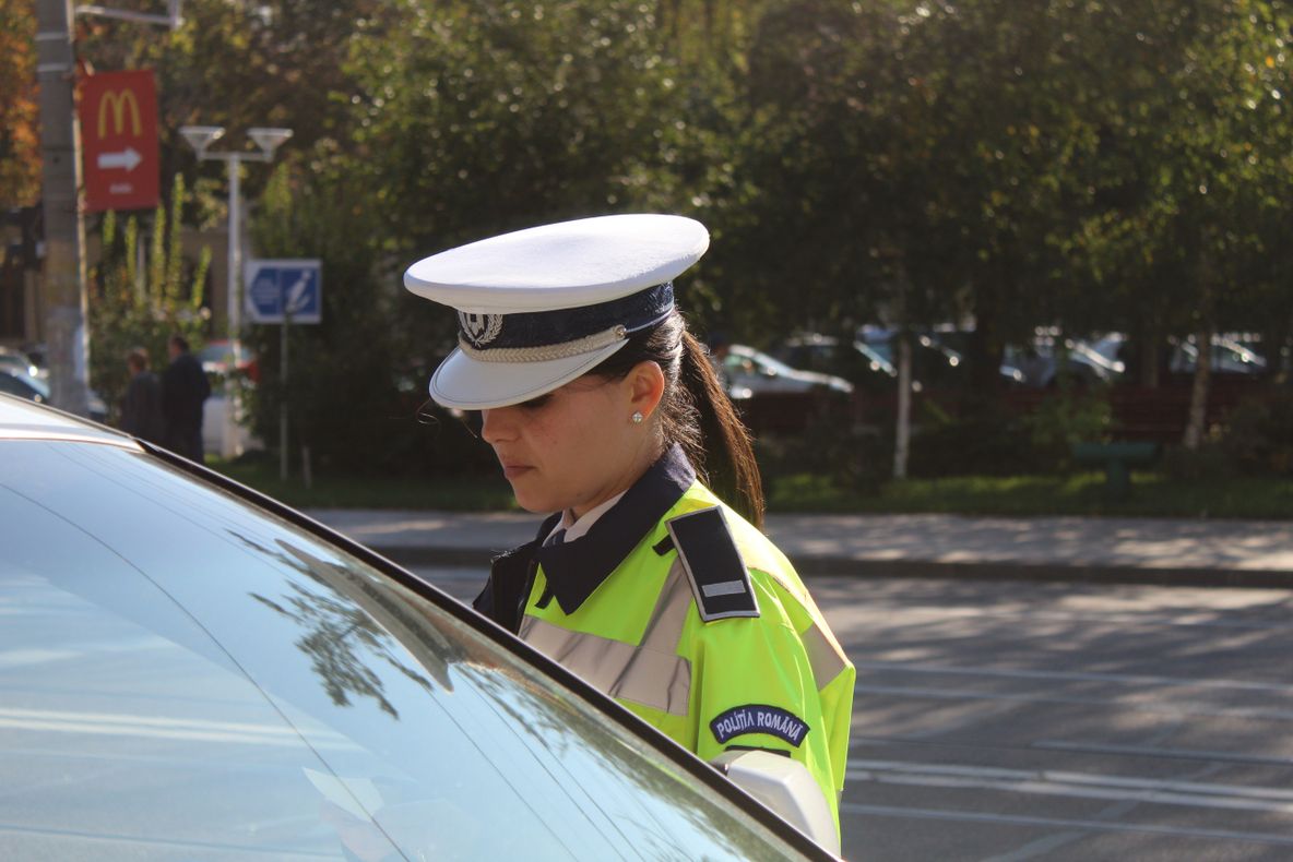 Campanie de informare a șoferilor privind folosirea telefoanelor mobile la volan