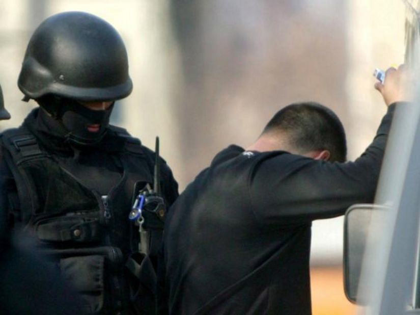 Percheziții în Brăila și Călărași la 5 suspecți care racolau fete prin metoda ”Lover Boy”