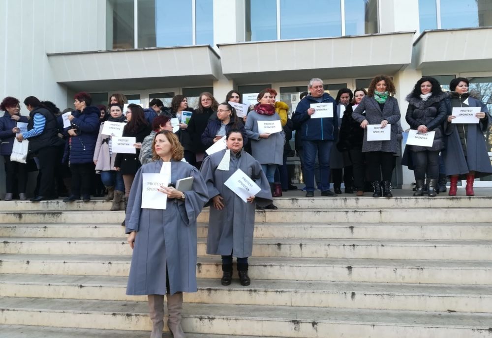 Magistrații brăileni susțin că pensia de serviciu nu constituie un privilegiu